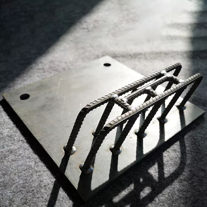 لوحة مرساة مدمجة