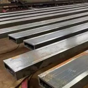 أنبوب مربع الزاوية اليمنى